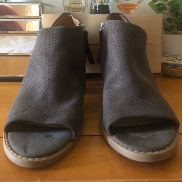 NWOT DV8 Jinna perforated peep toe bootie - Picture 7 of 11